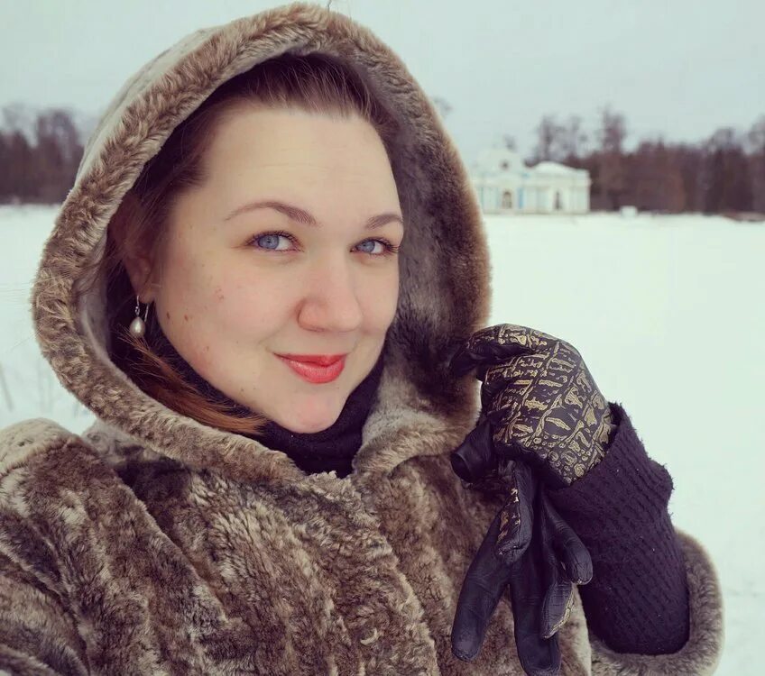 Портрет с яблоком. _anna_miss stream. Ms. Ms. Ms anna.