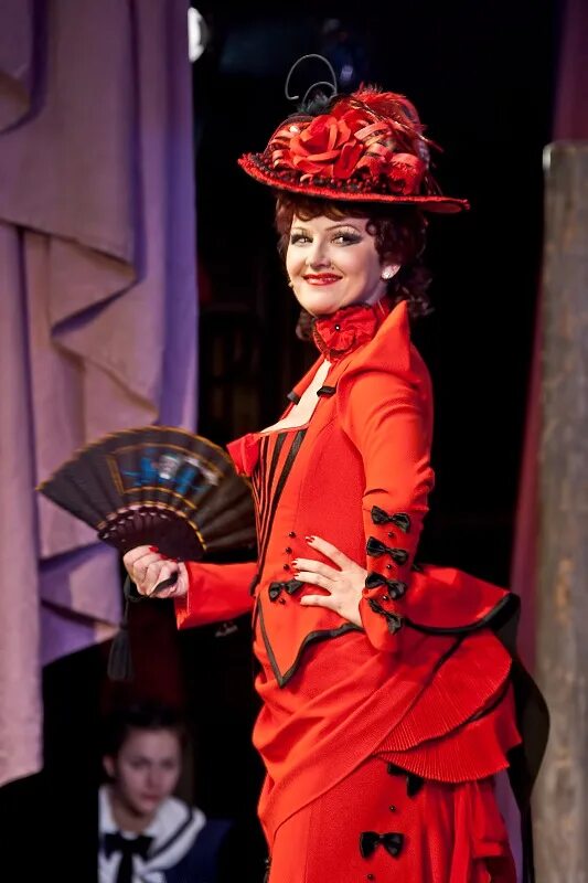 Мадам нитуш с ароновой. Спектакль мадемуазель нитуш в театре вахтангова. Театр вахтангова мадемуазель нетуш. Владислав гандрабура мадемуазель нитуш. Евгения крегжде мадемуазель нитуш.