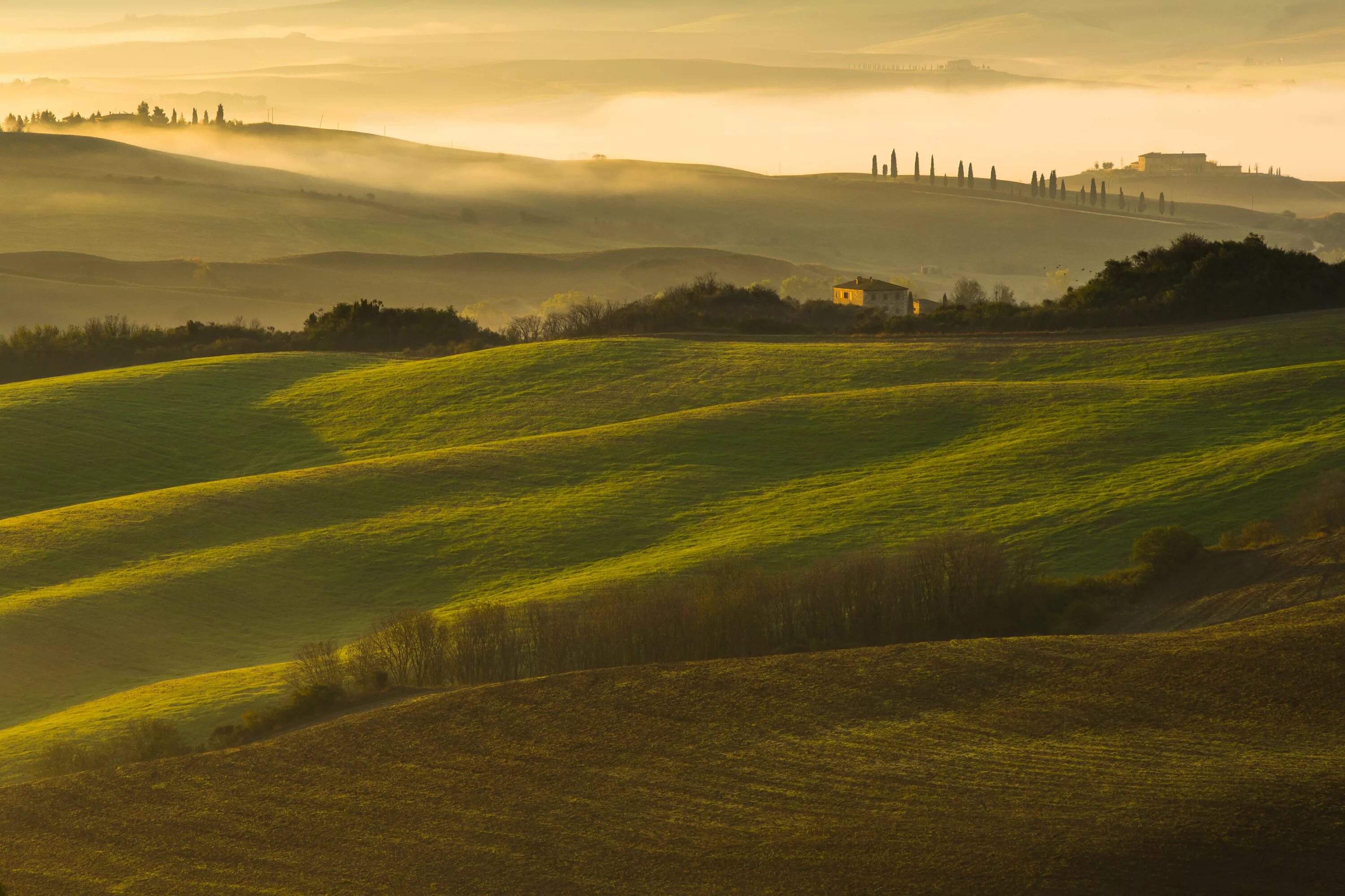 Поля на холмах были. Поля на холмах были. Чилтернские холмы великобритания. Природа холмы. Зеленое поле.