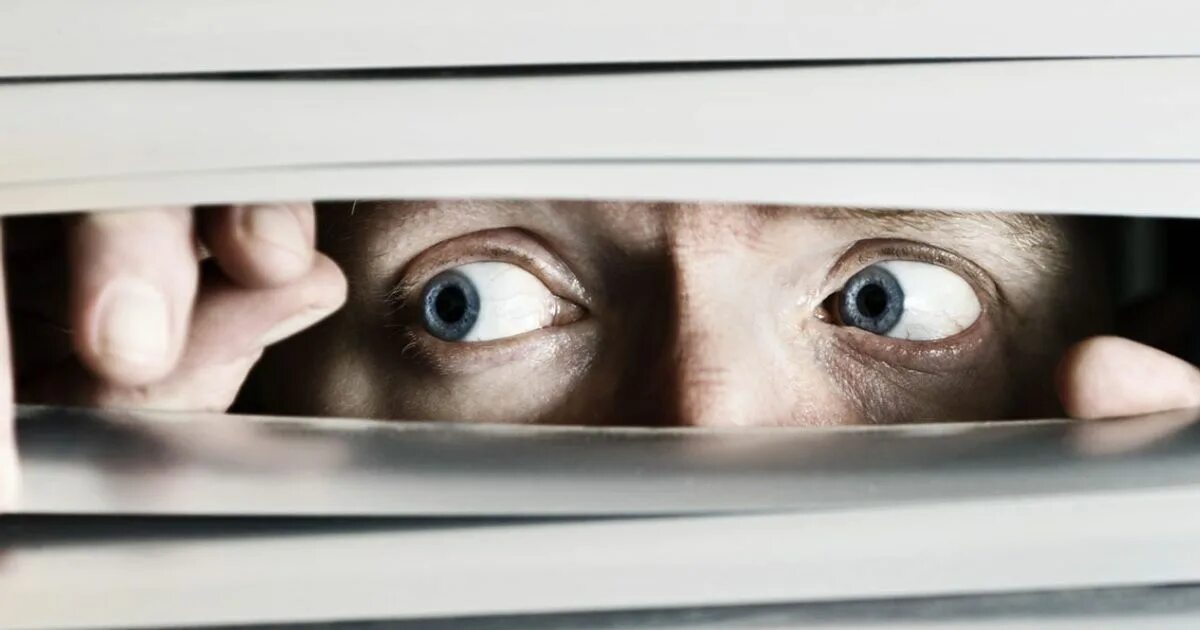 Нервная женщина. Контроль над страхом. Негативные мысли. Душевные эмоции. Страхи и убеждения.