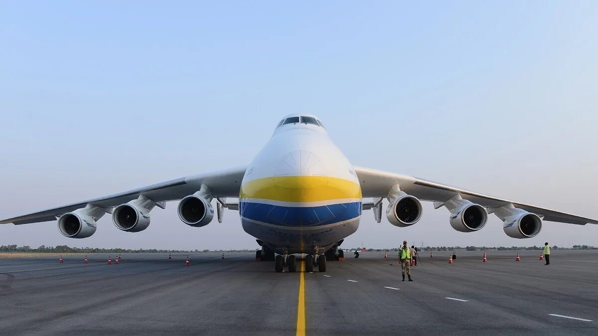 Огромный самолет. Antonov 225 destroyed. Самолет мрия ан-225. Огромный самолет. Самолет мрия ан-225.