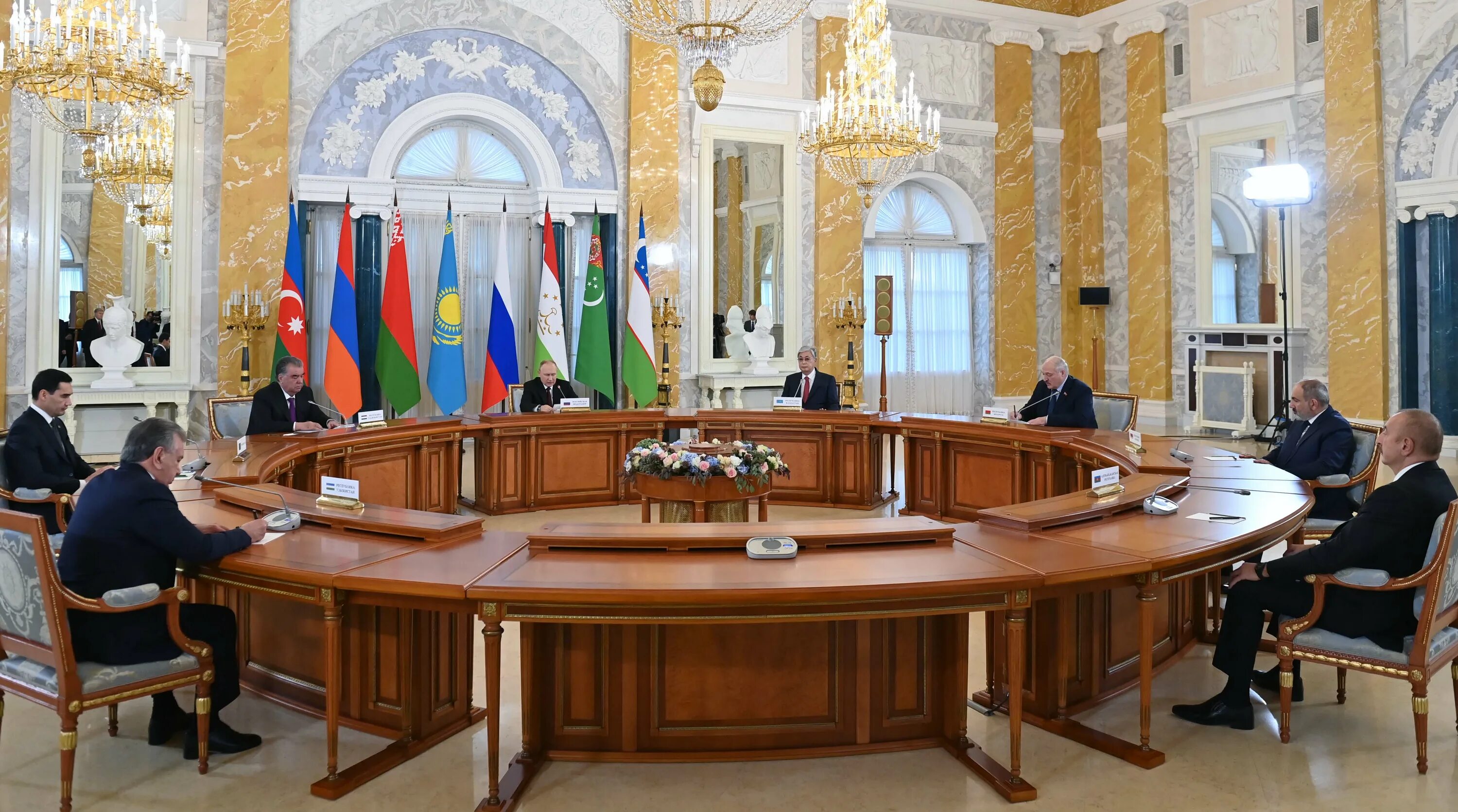 Встреча стран снг в петербурге. Саммит снг 2025. неформальная встреча глав государств снг. глав государств снг 2025. неформальный саммит снг в санкт-петербурге 2025.
