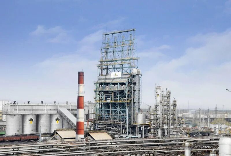 Газотурбинная электростанция газпром. Нпз коченево. Холодильный агрегат на улице. Газотурбинные агрегаты гтэс-2. Уфимский нефтеперерабатывающий завод унпз.