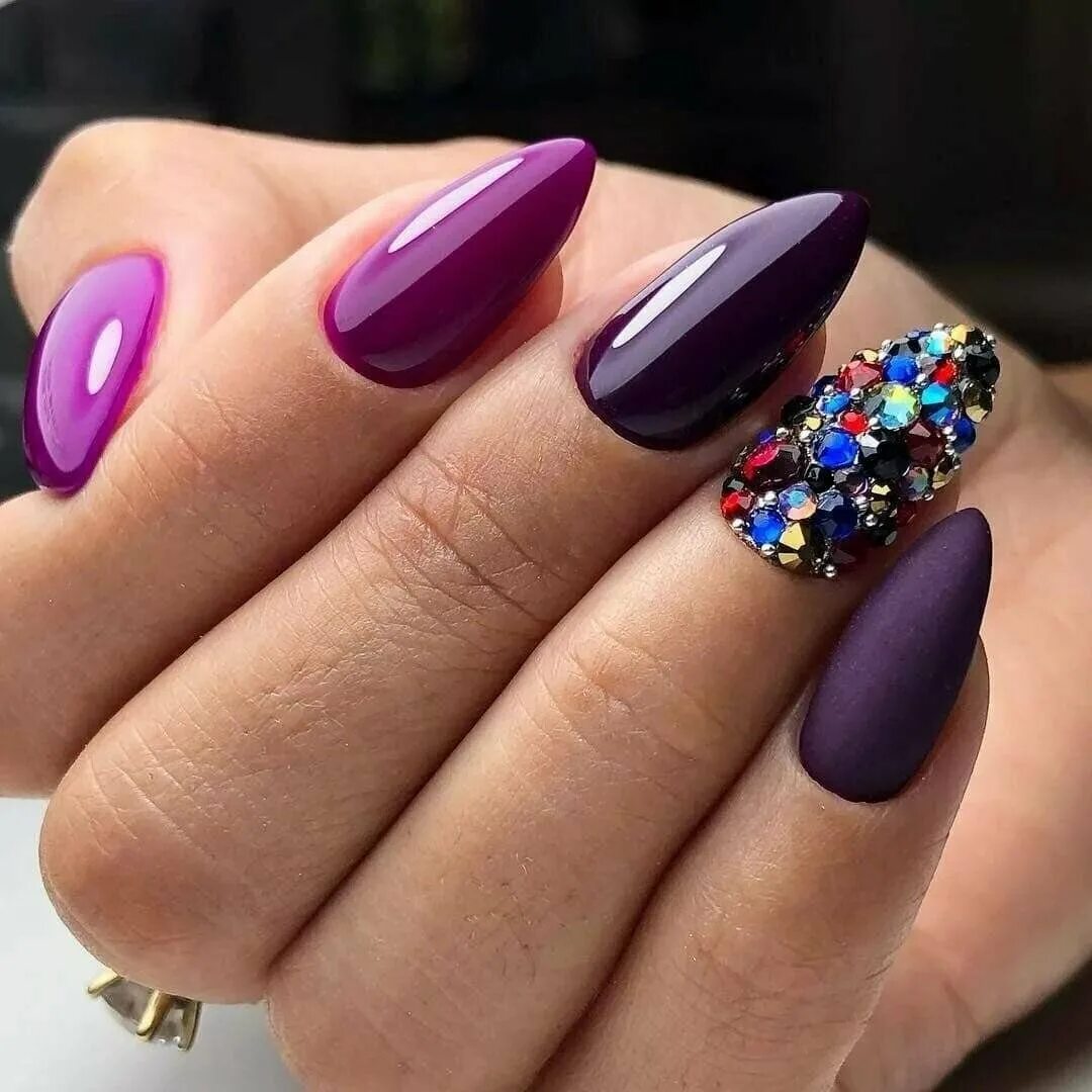 Дизайн ногтей новинки сиреневые. Шикарные ногти. Фиолетовый маникюр. Фиолетовые ногти. Стильный маникюр.