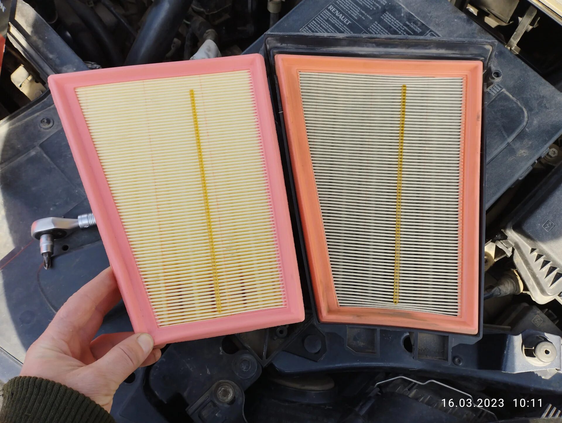 Бмв е34 воздушный фильтр 2. Tsn 97547. Рено меган 2 двигатель 1 и 4 фильтр салона. Корпус воздушного фильтра бмв е34. Воздушный фильтр для бмв е21.