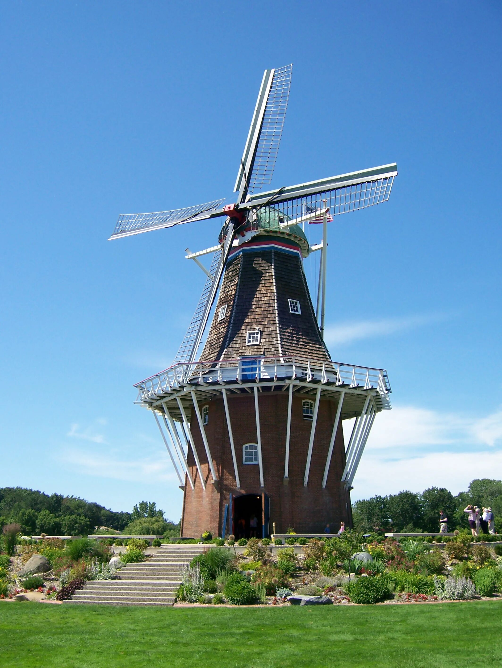 Ветряная мельница в Бродвее. Ветряные мельницы Кабардинка. Holland Windmill. Старинные Ветряные мельницы. Маленькие ветряные мельницы