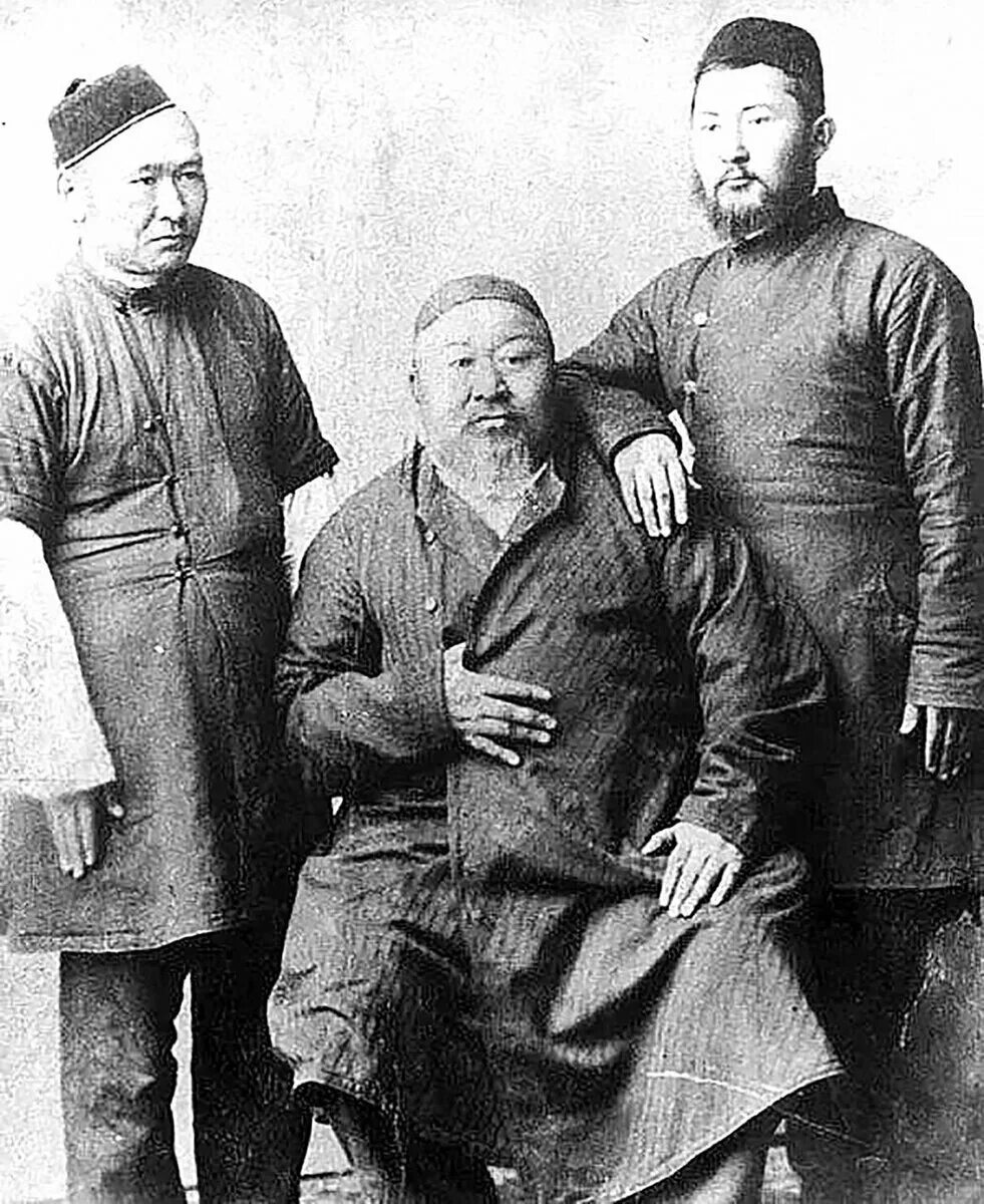 Портрет абая кастеев. Семья абая кунанбаева. Абай кунанбаев фото. Абай балалары. Портрет кунанбаева.