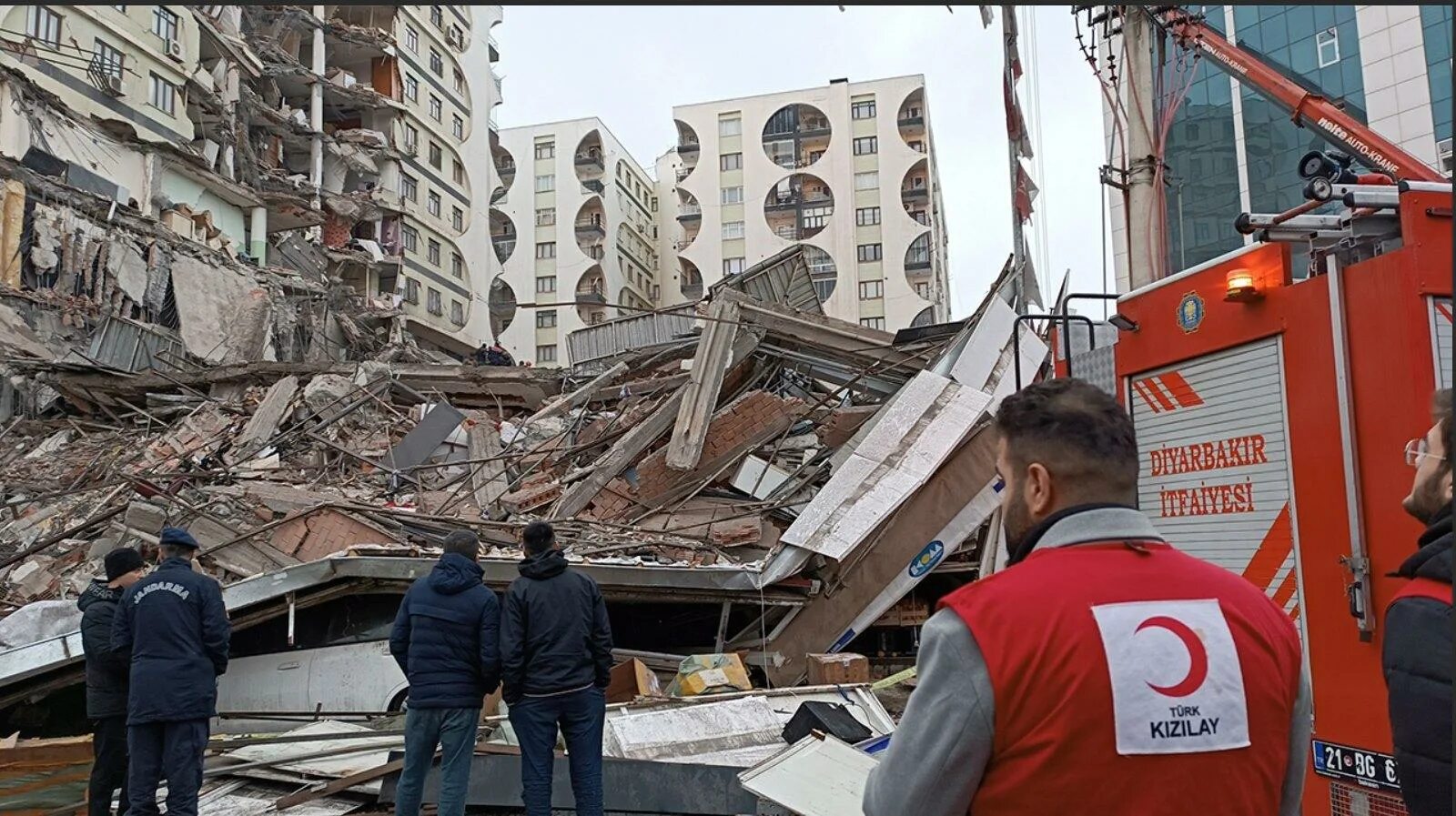 Землетрясение в Турции 6 февраля 2023. Землетрясение в Турции 2022. Диярбакыр Турция землетрясение. Землетрясение в Турции и Сирии 2023.