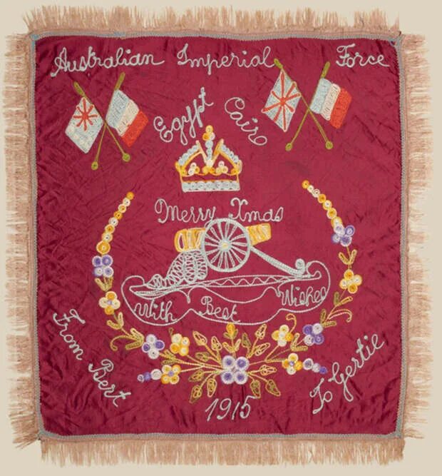 платочек с вышивкой. вышивка инициалов на платке. монограмма на носовом платке. платок с вышивкой. везу я вышитый платок.