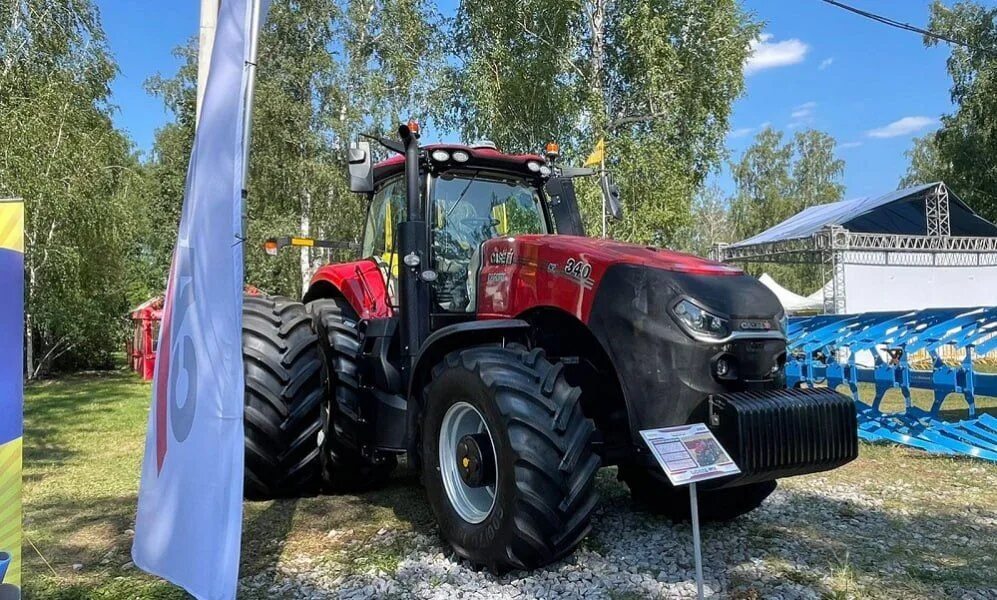 Агроомск 2022. Руководитель апк. Агровыставка омск 2024 год. Агрокомплекс выселковский. Ткачук агрокомплекс.