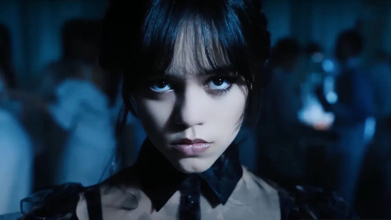 Кристина риччи уэнсдей. Энид уэнсдей актриса. Уэнзди аддамс 2022. Wednesday addams 2022 dance. Как называется песня уэнсдей.