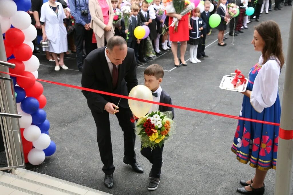 школа интернат новошахтинск. школа 27 новошахтинск. школа 2 новошахтинский приморский. 33 интернат новошахтинск. школа 14 новошахтинск.