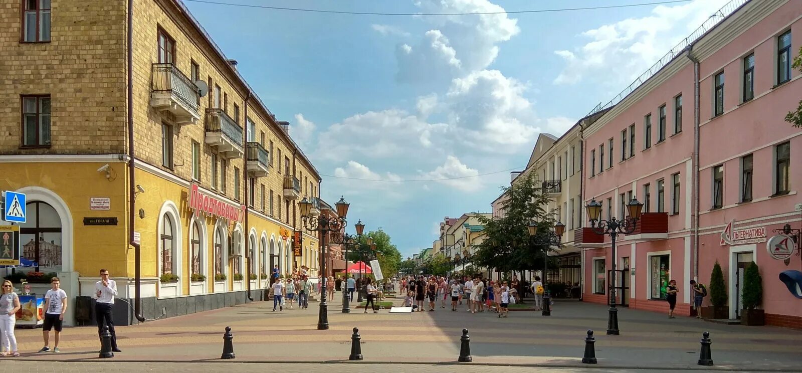 Брест ул советская фото 55416 Брест Белоруссия 1987 Жилые дома на бульваре Космонавтов лозунг Белорусска