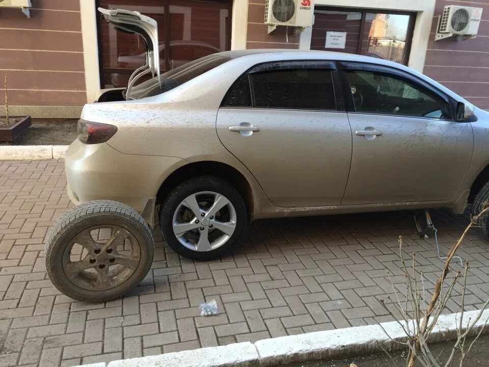 Toyota corolla 150 колеса r16. Тойота королла размер шин r17. Toyota corolla r19. Колесо toyota corolla. Тойота королла 205/60 r16.