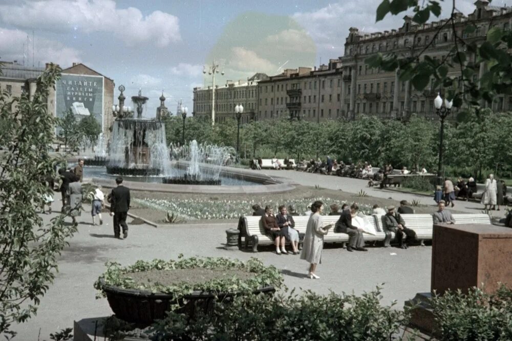 Площадь июнь. Пушкинская площадь ссср. москва 1952 год. пушкинская площадь в москве в ссср.