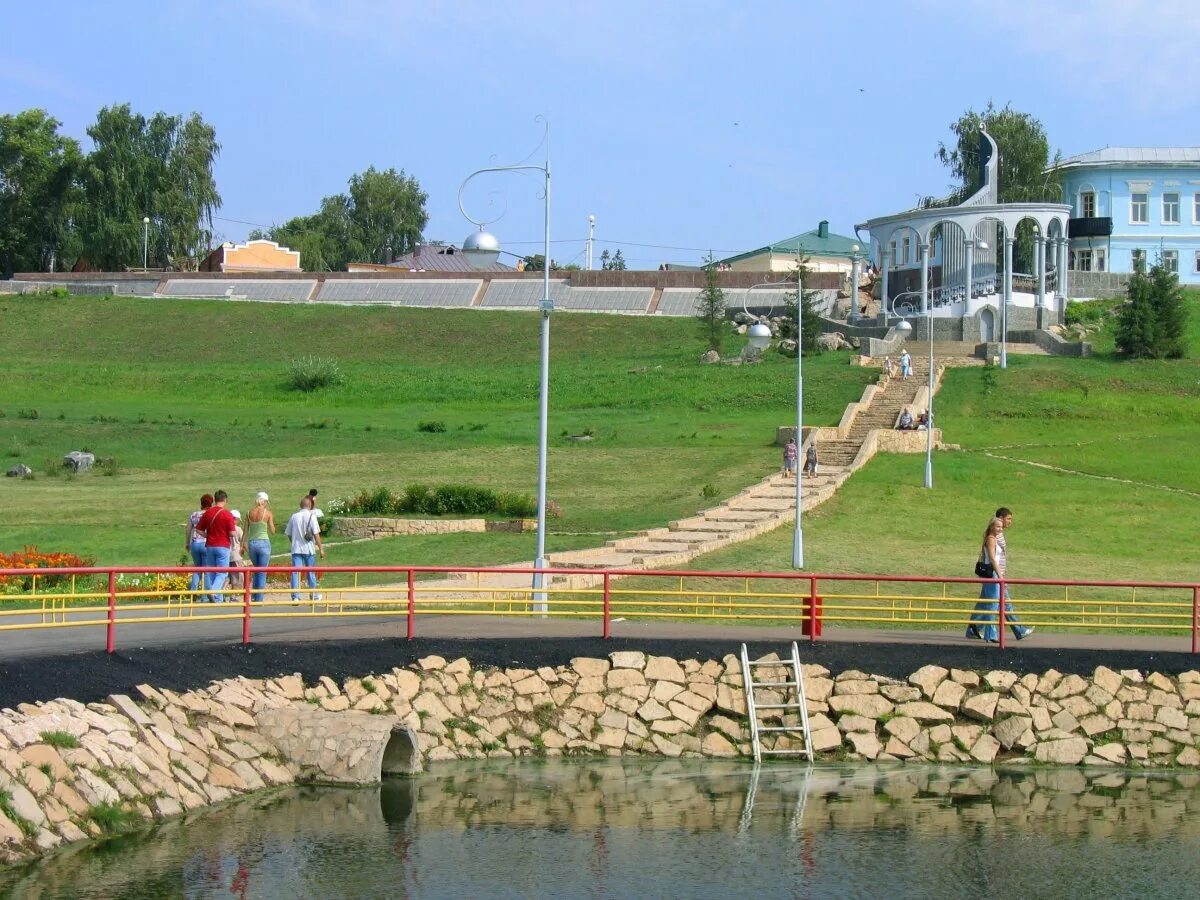 Елабуга достопримечательности фото. Город елабуга набережная. Пирамида в е елабуге. Елабуга подсмотрено. Город елабуга татарстан.