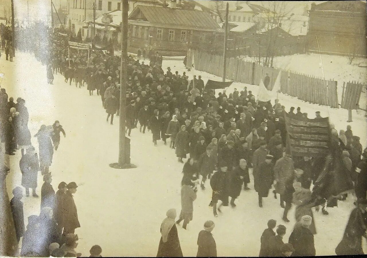 Празднование годовщины Октябрьской революции в 1927 году. 7 Ноября 1927. Празднование 10 летия октября. Празднование 73-й годовщины Октябрьской революции фото.