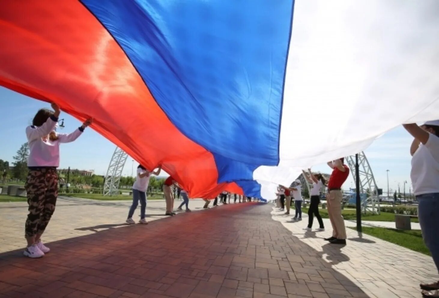 Почему 22 августа день государственного флага. День флага. День государственного флага Российской Федерации. Триколор флаг. Флаг Триколор России.