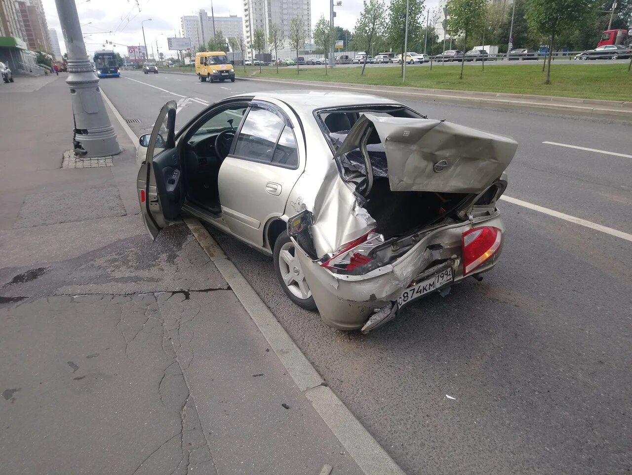 Авария - Nissan Note (1G), 1,4 л, 2008 года ДТП DRIVE2