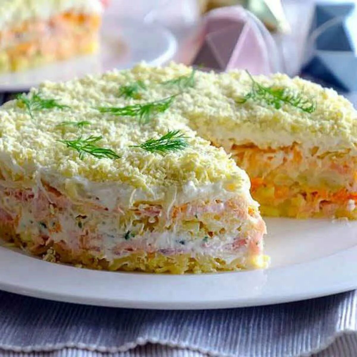 Красивые салаты. Вкусные блюда. Печёночный торт из куриной печени. Праздничные салаты. Необычный закусочный торт.