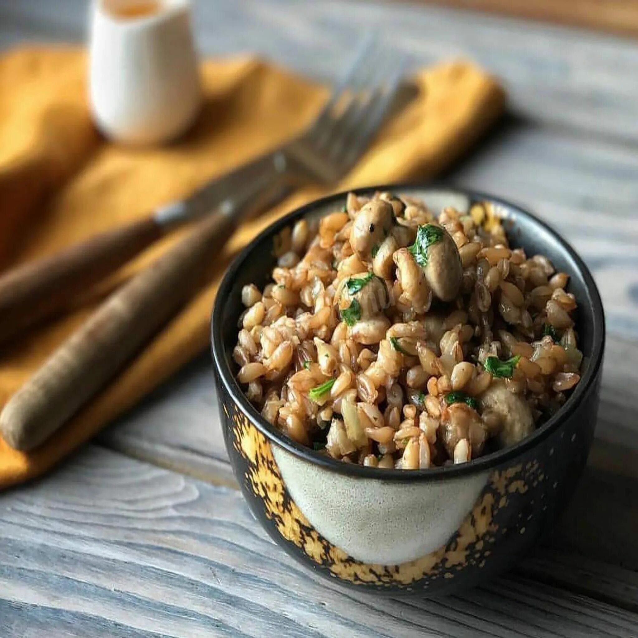 полба крупа. крупа полбы цельная 500г. полбяная крупа. полба недробленая. полба золотой казан.