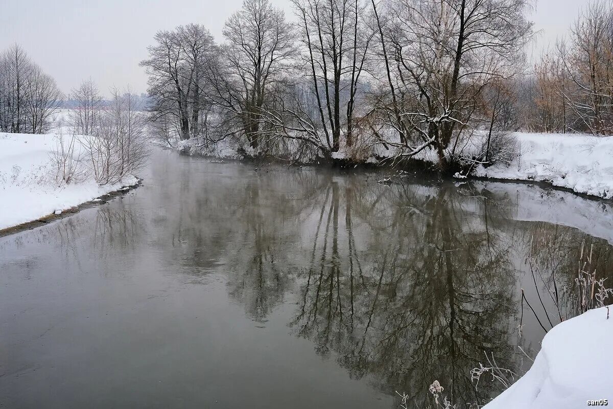 Вода в реке бывает