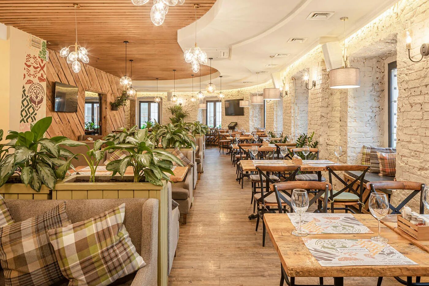 Кафе под старину обстановка. Псков ресторан самовар раздолье. Трактир 10. Джон джоли павелецкая веранда. Спортивно-туристический комплекс “раздолье”.