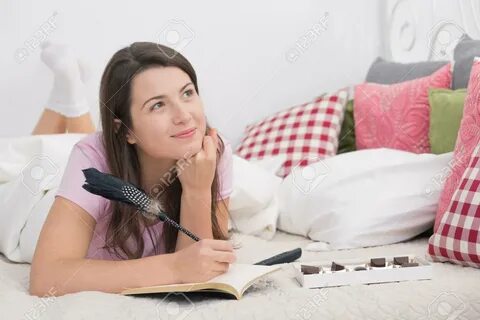 Девушка постоянно в сети