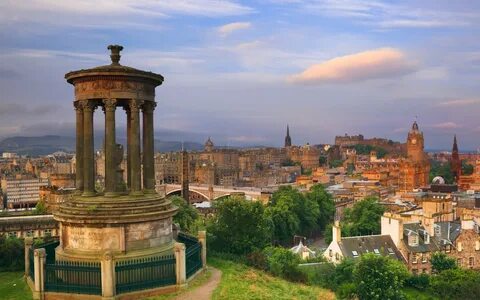 Thousands of tourists visit edinburgh every