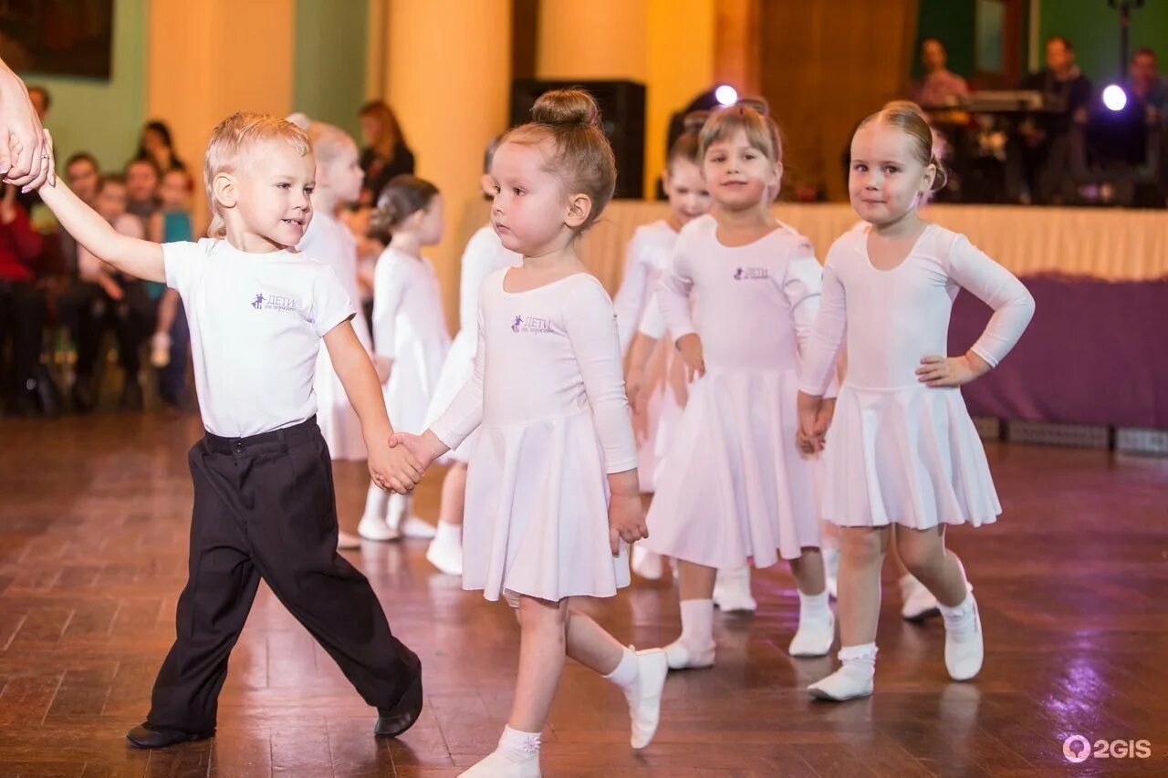 Детские танцы. Школа танцев для детей. Танцы дете. Современная хореография дети. Песни для танца в школе