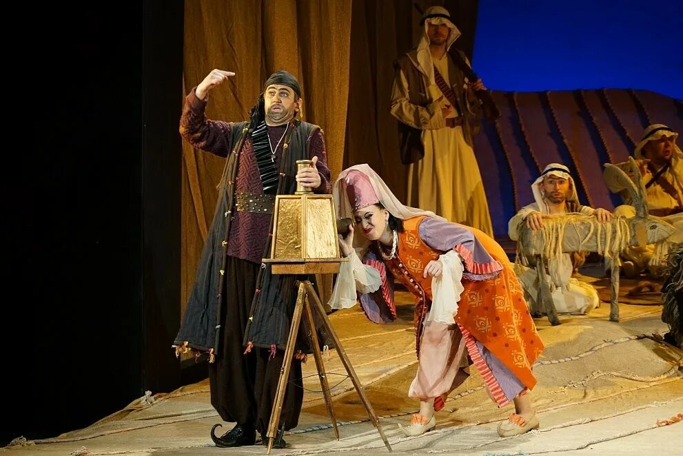 итальянка в алжире мамт. итальянка в алжире мариинский. итальянка в алжире театр станиславского. итальянка в алжире отзывы. итальянка в алжире опера декорации.