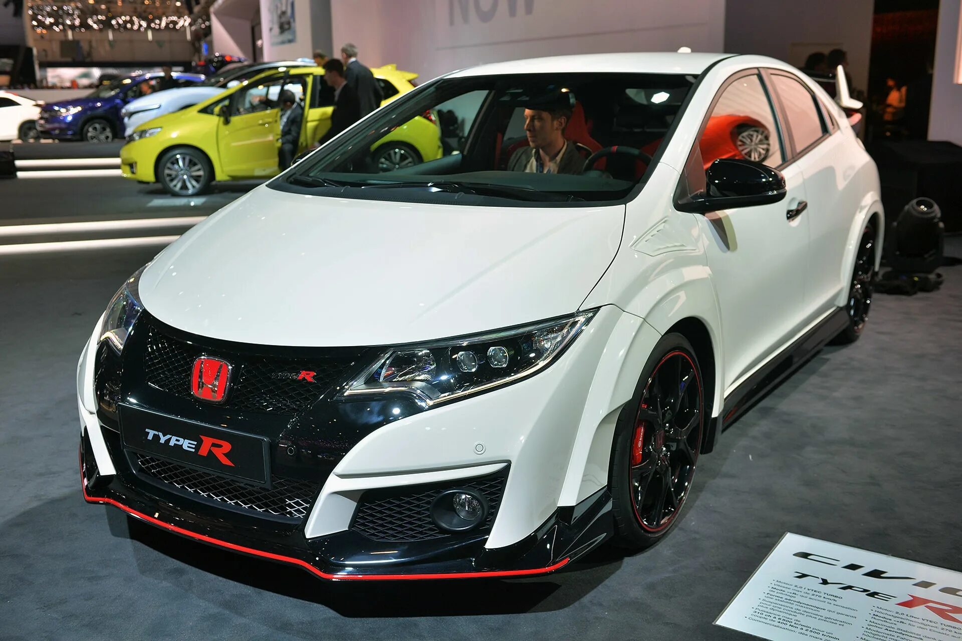 Civic type r купить. Honda Civic Type r 2015. Honda Civic Type r 2016. Хонда Цивик тайп р 2015. Цивик тайп р 2016.