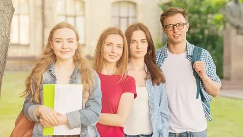 Студент перед