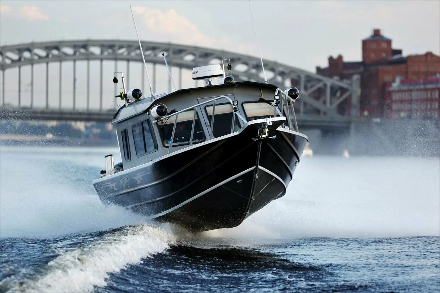 Моторная яхта "прекрасная елена". Яхта прекрасная елена балаклава. Маломерные спасательные суда. Маломерное судно. Маломерные суда.