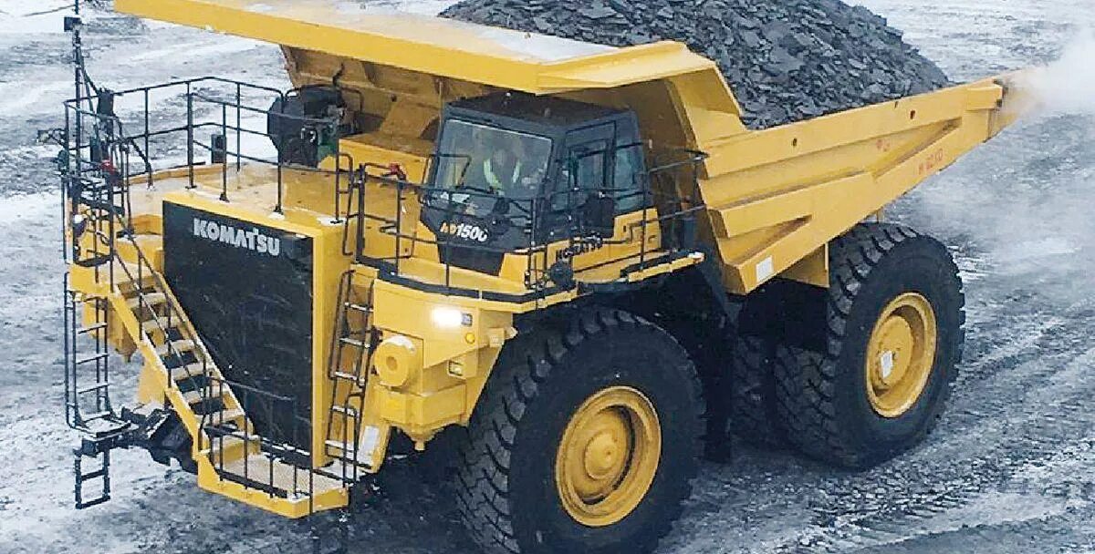 Белаз магадан. Бачатский угольный разрез вспомогательные работы. Карьерный самосвал вакансии вахта. Карьерный самосвал вакансии вахта. Коматсу 1500 самосвал карьерный.