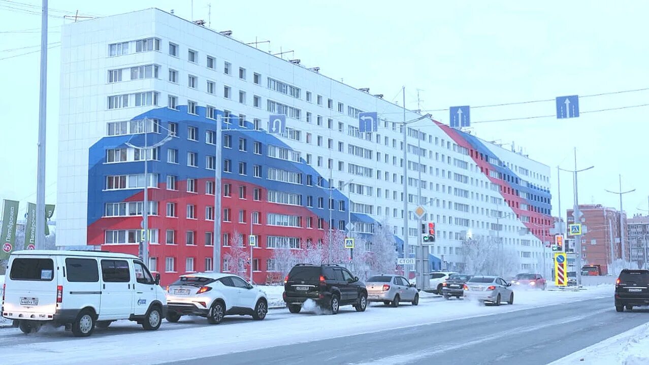 Новый уренгой время с москвой. Новый Уренгой. Города Ямала новый Уренгой. Ямал фасады домов. Надым город.