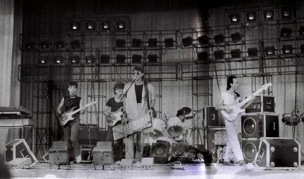 Концерт группы альфа. «Концерт в Риге» (1988, Магнитоальбом). Альфа 1986. Альфа концерт. Концерт группы Альфа в Тольятти 1984.