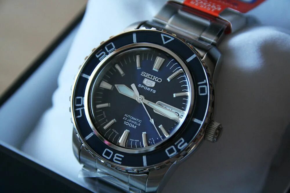 Часы seiko 5 sport. Seiko 5. Seiko 5 Sport. Сейко 5 модели. Сейко 747.