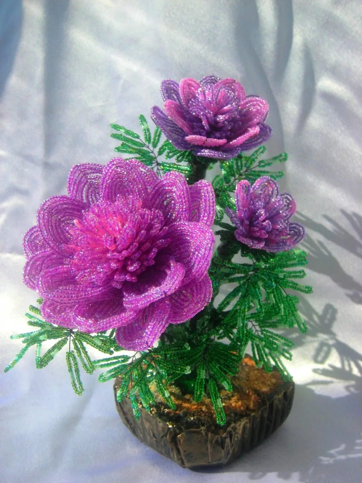 Древовидный пион (цветок из бисера). Бисероплетение пионы. Пион из бисера мастер класс. Композиция из пионов из бисера. Розы из бисера.