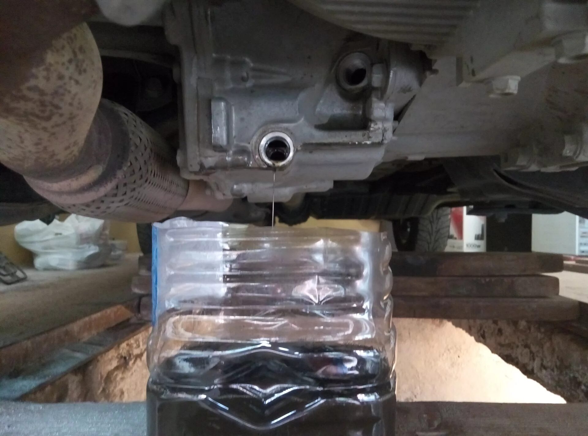 Hyundai tucson 2008 сливная пробка акпп. Hyundai tucson 2008 сливная пробка акпп. Замена масла хундай туксоне. Замена масла в раздатке туксон 2008. Хундай джл4 масло.