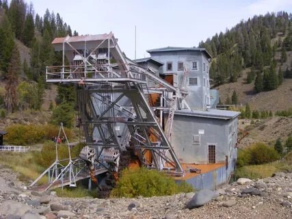 Dredge earth