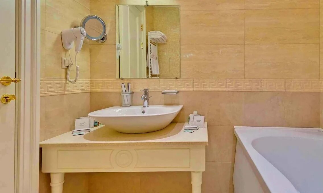 Санаторий радуга сочи бассейн. Санаторий аквалоо краснодарский край. Путевки в санаторий сочи 2024. Сочи управление делами президента санаторий. Санаторий октябрьский 4 сочи.