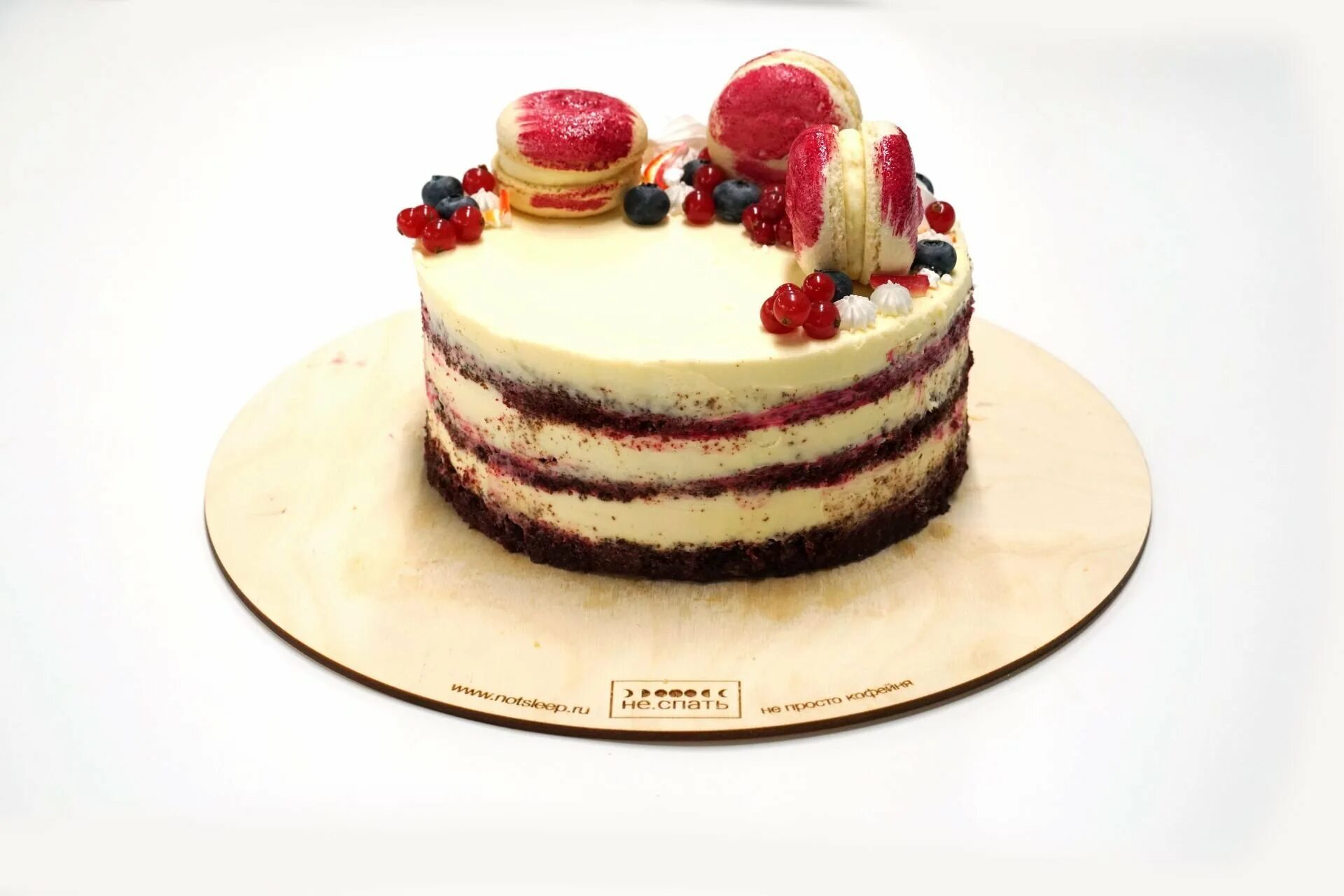 украшение торта красной смородиной. красный бархат с кремом чиз. молочная девочка красный бархат. обычные торты обычные торты. торт красный бархат гулливер.