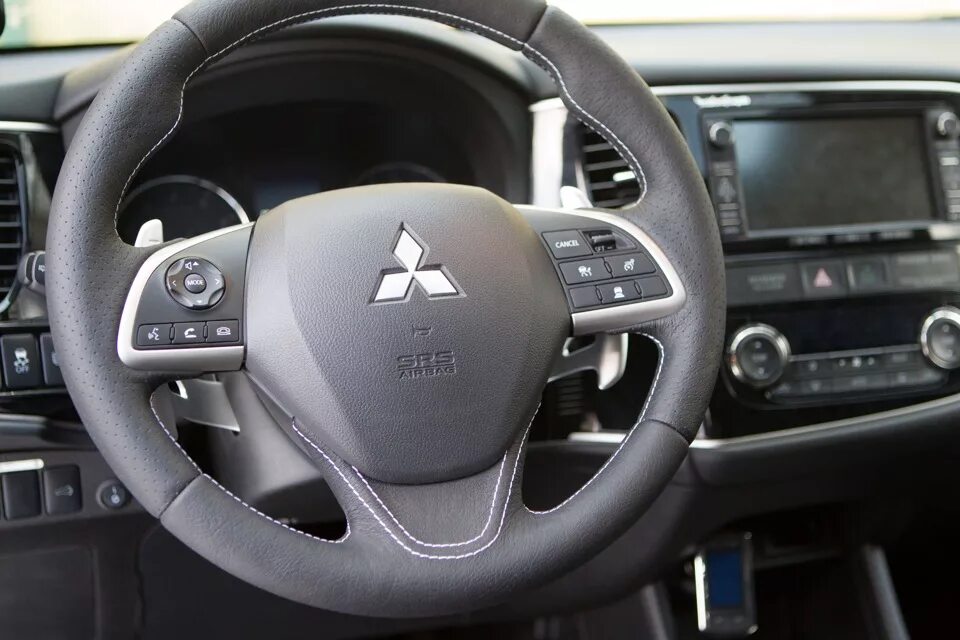 Mitsubishi outlander руль. Руль Аутлендер 3. Руль Mitsubishi Outlander. Руль Митсубиси Аутлендер 3. Руль Митсубиши Аутлендер 3.