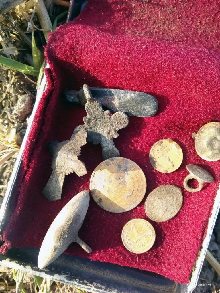 находки металлоискателем домонгол. определяем находки. определяем находки. определение находок на копе. болванка снаряд.