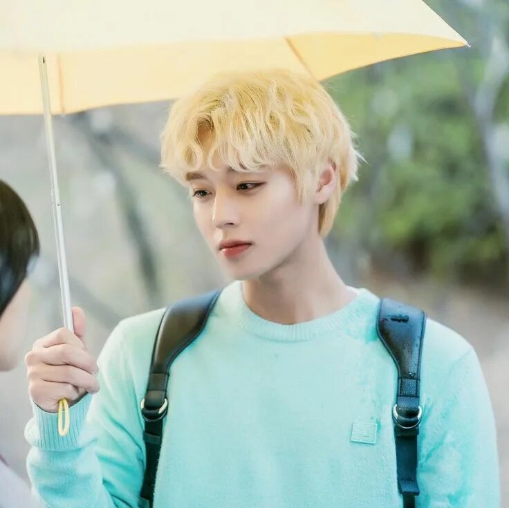 Зеленая зеленая вдали. Зеленая зеленая вдали. Зелёная весна вдали дорама. Дорама зеленый. Джун из дорамы зеленая весна вдали.