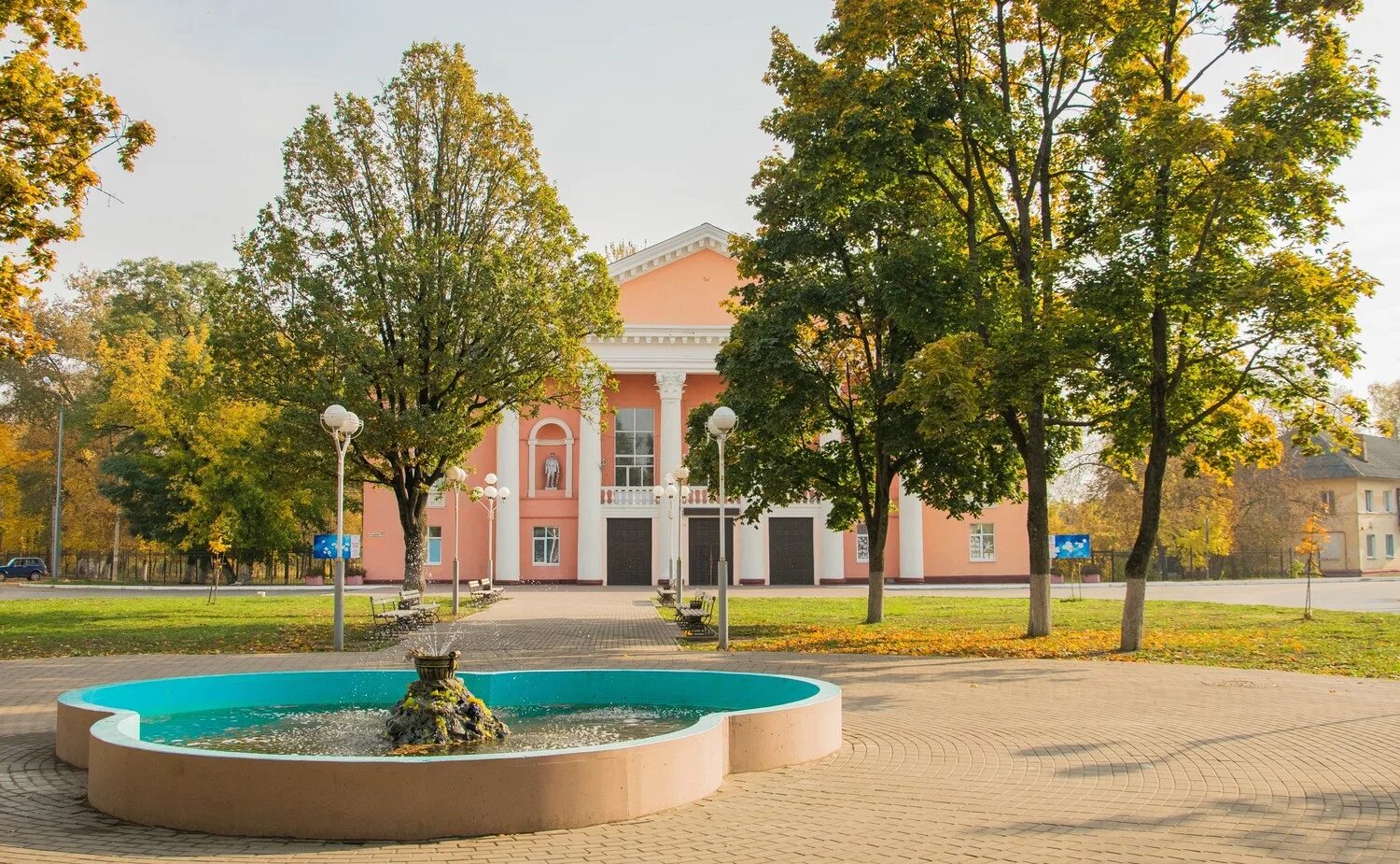 Гдк брянск. Гдк володарского района брянска. дом культуры брянск володарский район. дк бфз брянск. мбук городской дом культуры володарского района.