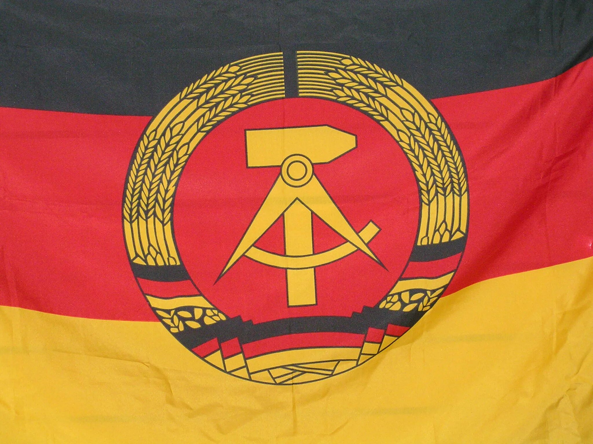 Гдр. Флаг ГДР. Флаг ГДР ГСВГ. Флаг ГДР 2д. Флаг Штази.