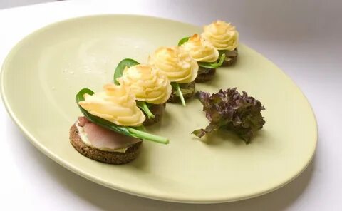 Холодная закуска из куриной печени с гарниром