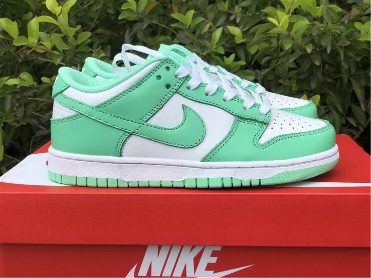 Dunk green. Nike dunk low green glow. nike sb dunk low green glow. nike dunk low wmns green glow. nike dunk green glow.